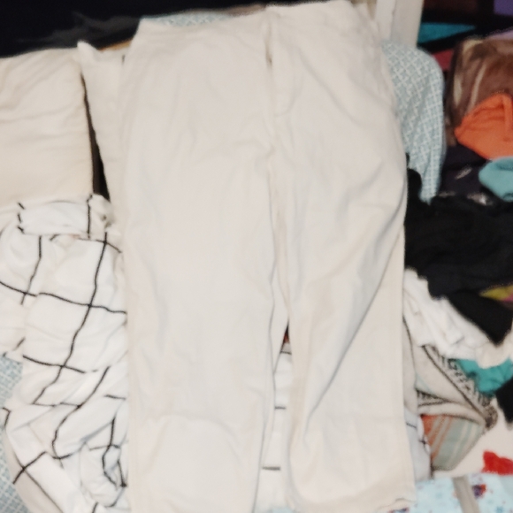 Old Navy Cream Pants - Picture 1 of 1